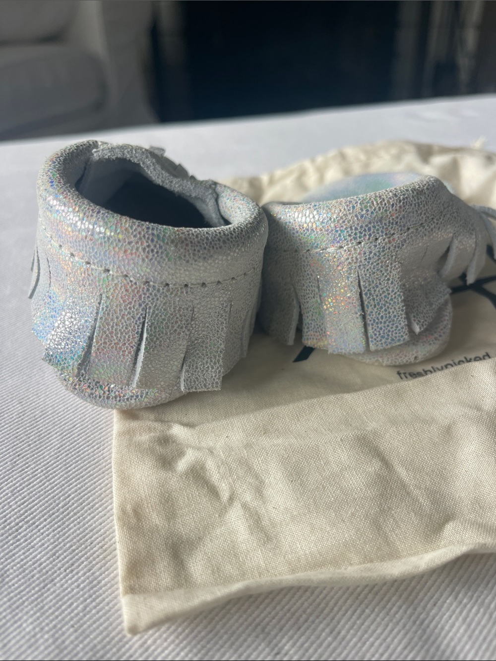 NWOT Freshly Picked Size 2 Silver Holographic Moccasins - Picture 4 of 8